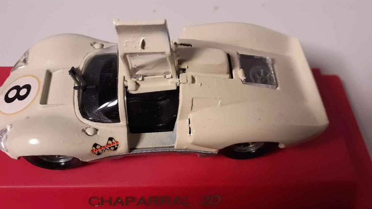 Chaparral 2D beige avec le numéro 8 (voiture à priori repeinte) VEREM Bernard Miniatures