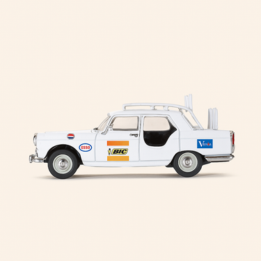 Peugeot 404 d'assistance blanche équipe BIC du tour de France de 1969