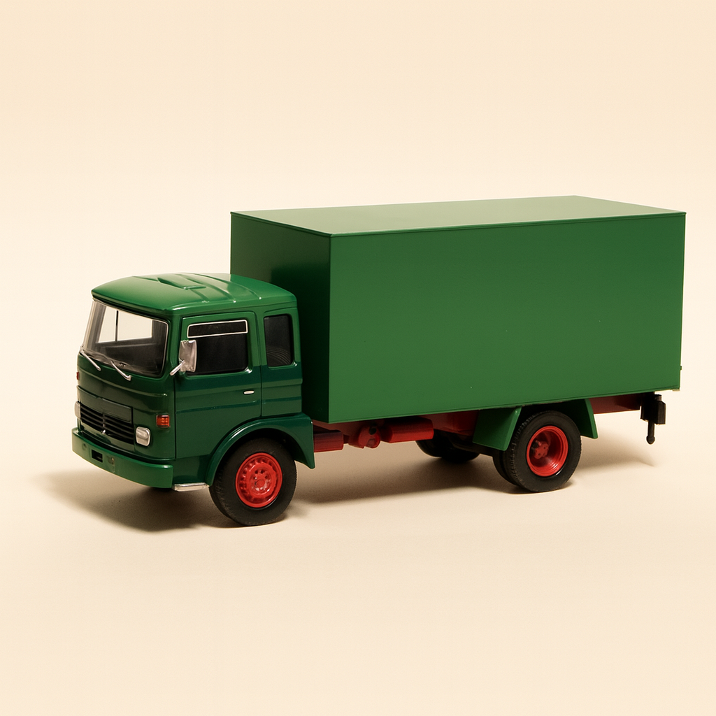 SAVIEM SM 200 green truck MESSAGERIES DE SAONE ET LOIRE (1 mirror to reattach)
