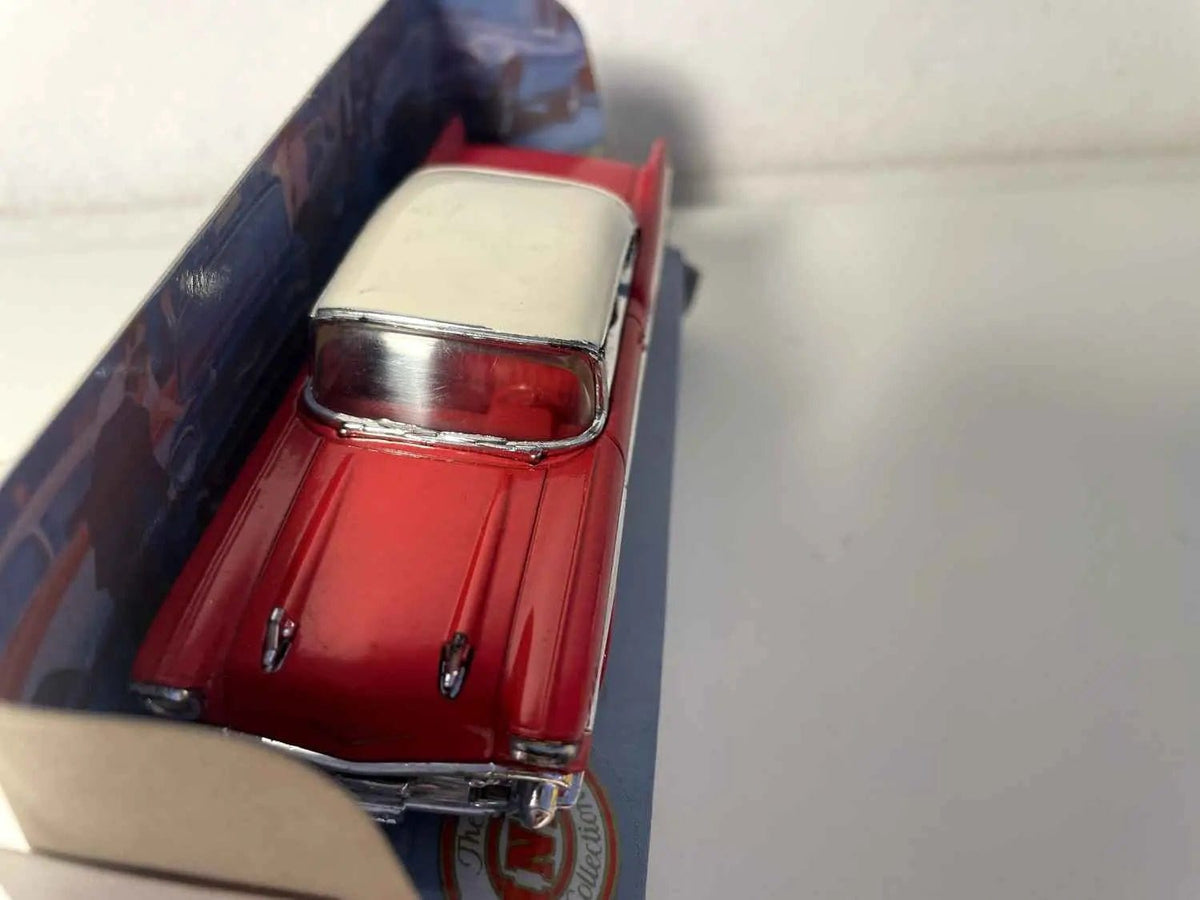 Chevrolet Bel Air rouge et toit blanc cassé de 1957 Dinky-Toys Matchbox Bernard Miniatures