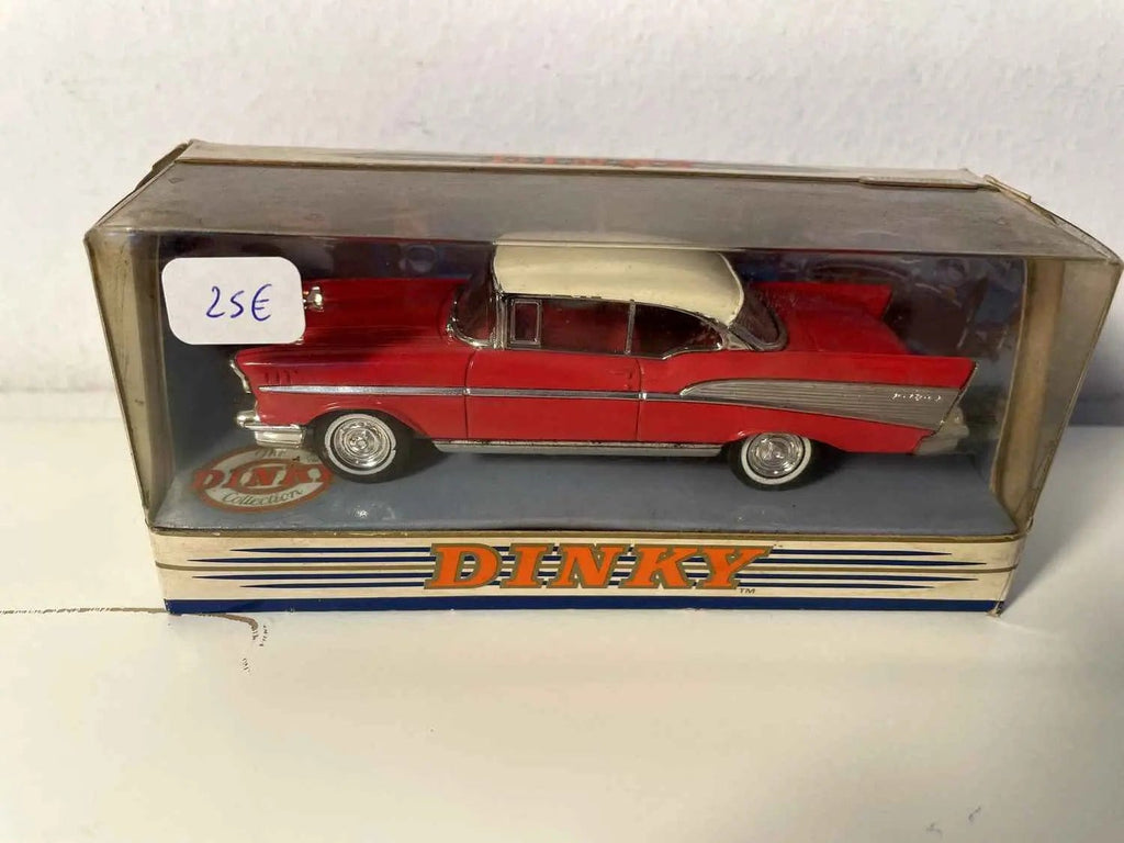 Chevrolet Bel Air rouge et toit blanc cassé de 1957 Dinky-Toys Matchbox Bernard Miniatures