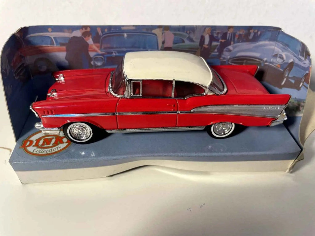 Chevrolet Bel Air rouge et toit blanc cassé de 1957 Dinky-Toys Matchbox Bernard Miniatures