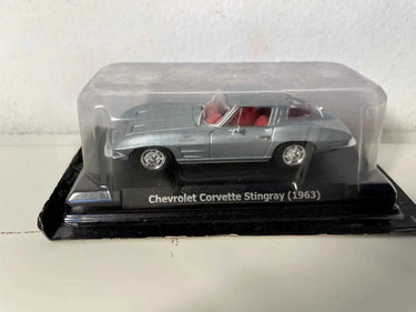 Chevrolette Corvette Stingray grise de 1963 (voiture américaine) Bernard Miniatures