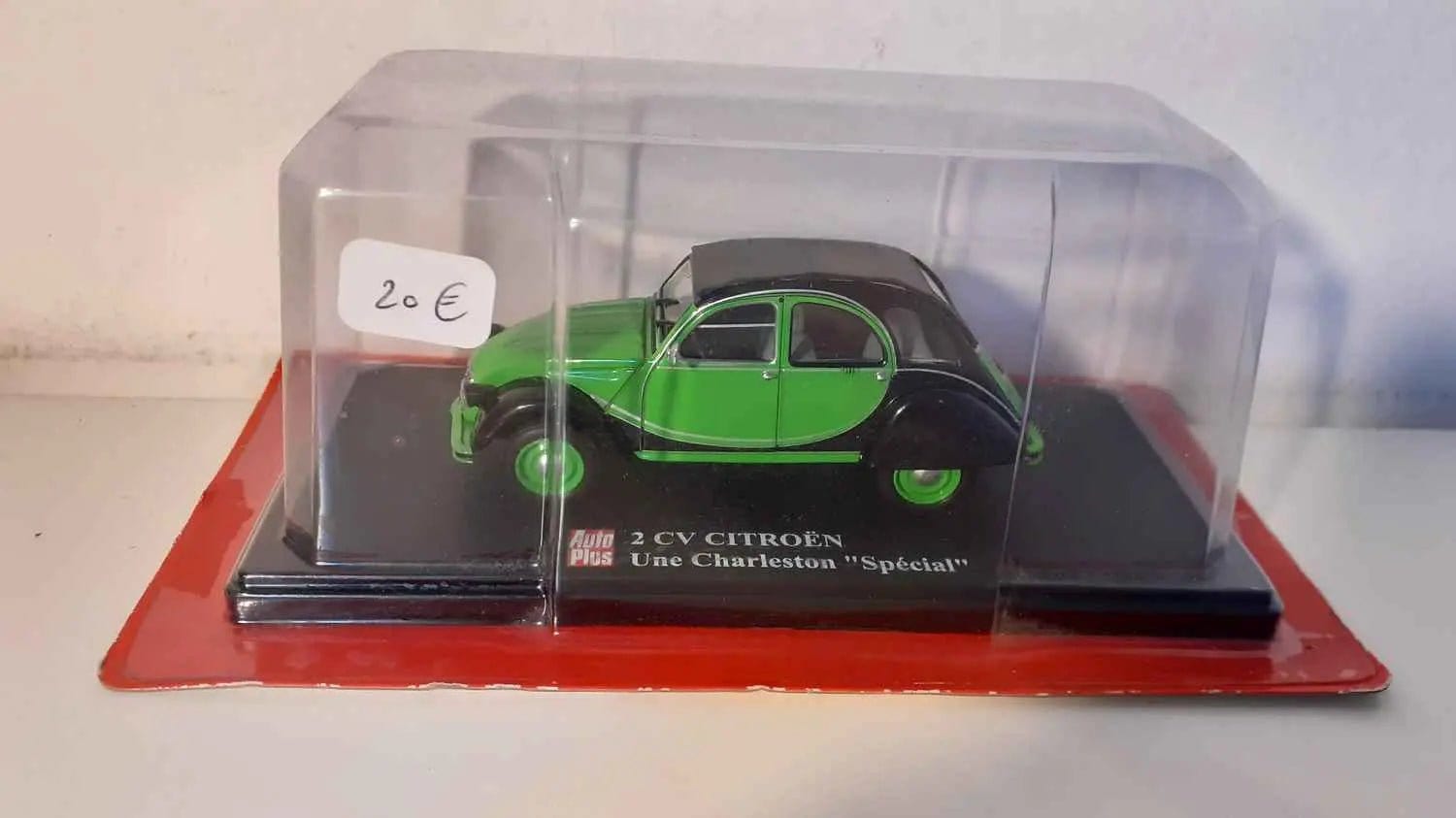 Citroën 2 CV Charleston "spécial" verte et noire Bernard Miniatures