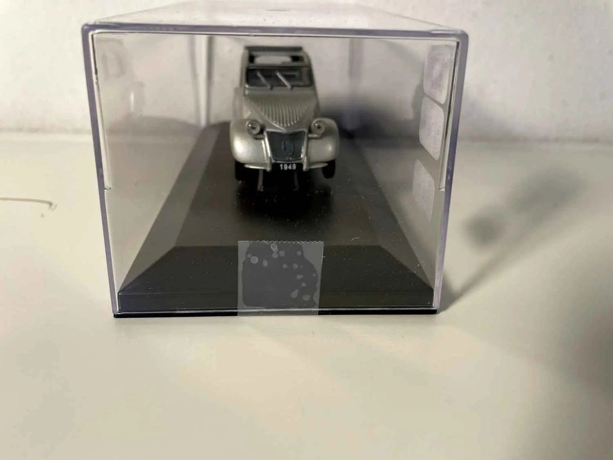 Citroën 2 CV grise de 1949 Bernard Miniatures