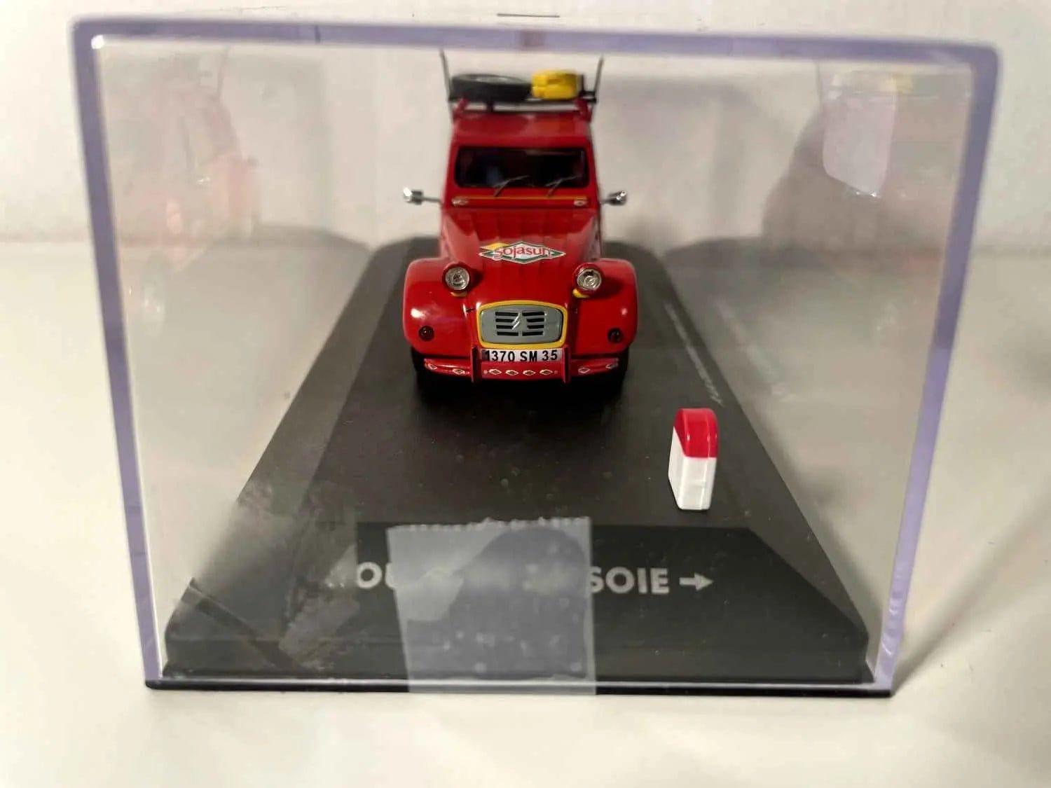 Citroën 2CV rouge foncée La croisière de Chine de 2007 - le raid des baroudeurs Bernard Miniatures