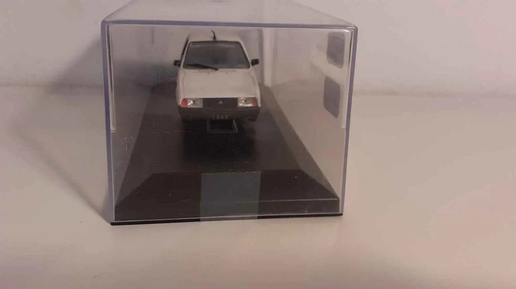 Citroën Axel blanche de 1985 (boite plexi) Bernard Miniatures