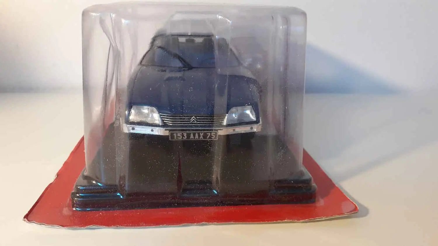 Citroën CX bleue de 1975 (échelle 1/24ème) Bernard Miniatures