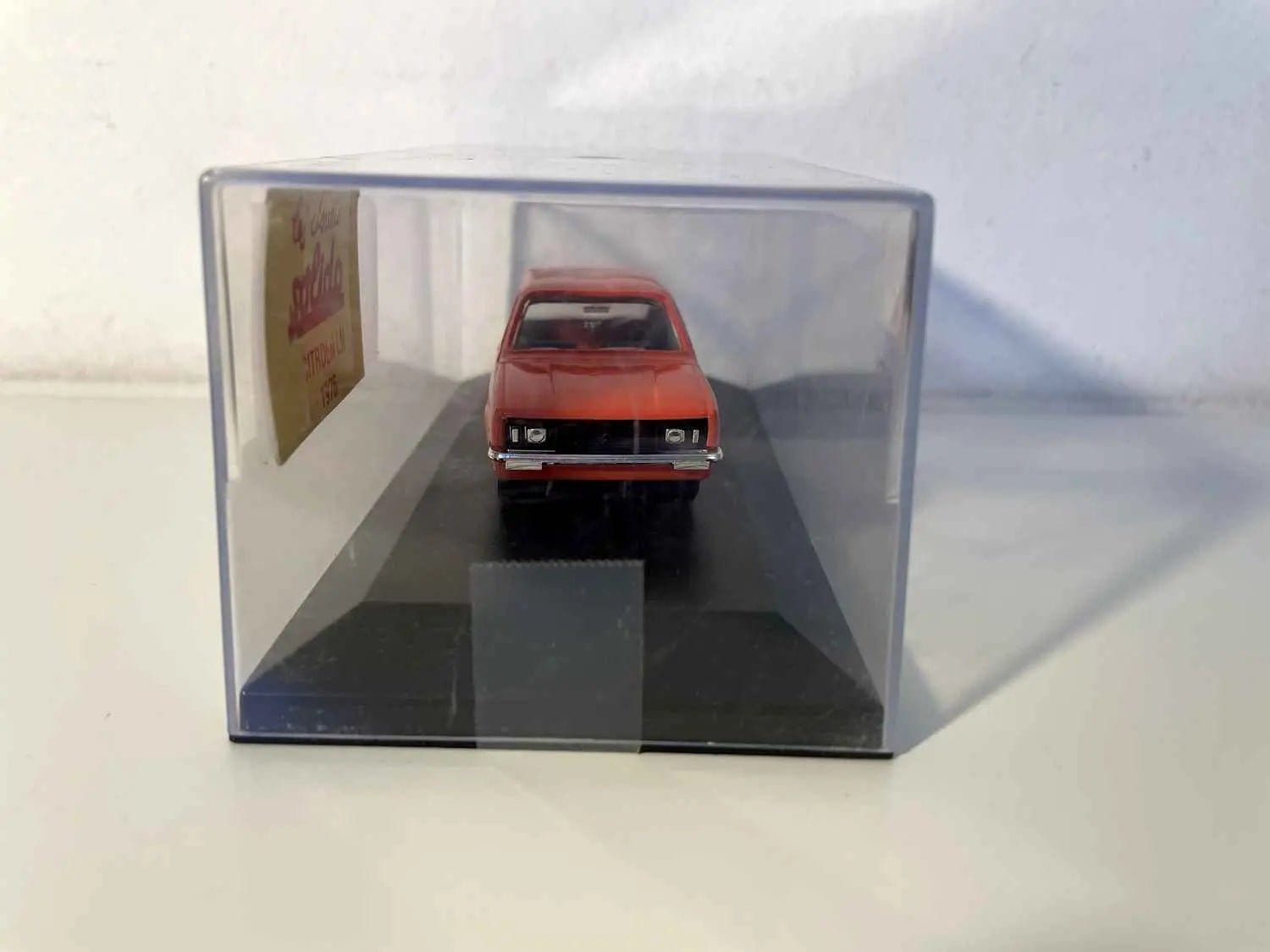 Citroën LN orange de 1976 (boite plexi) Bernard Miniatures