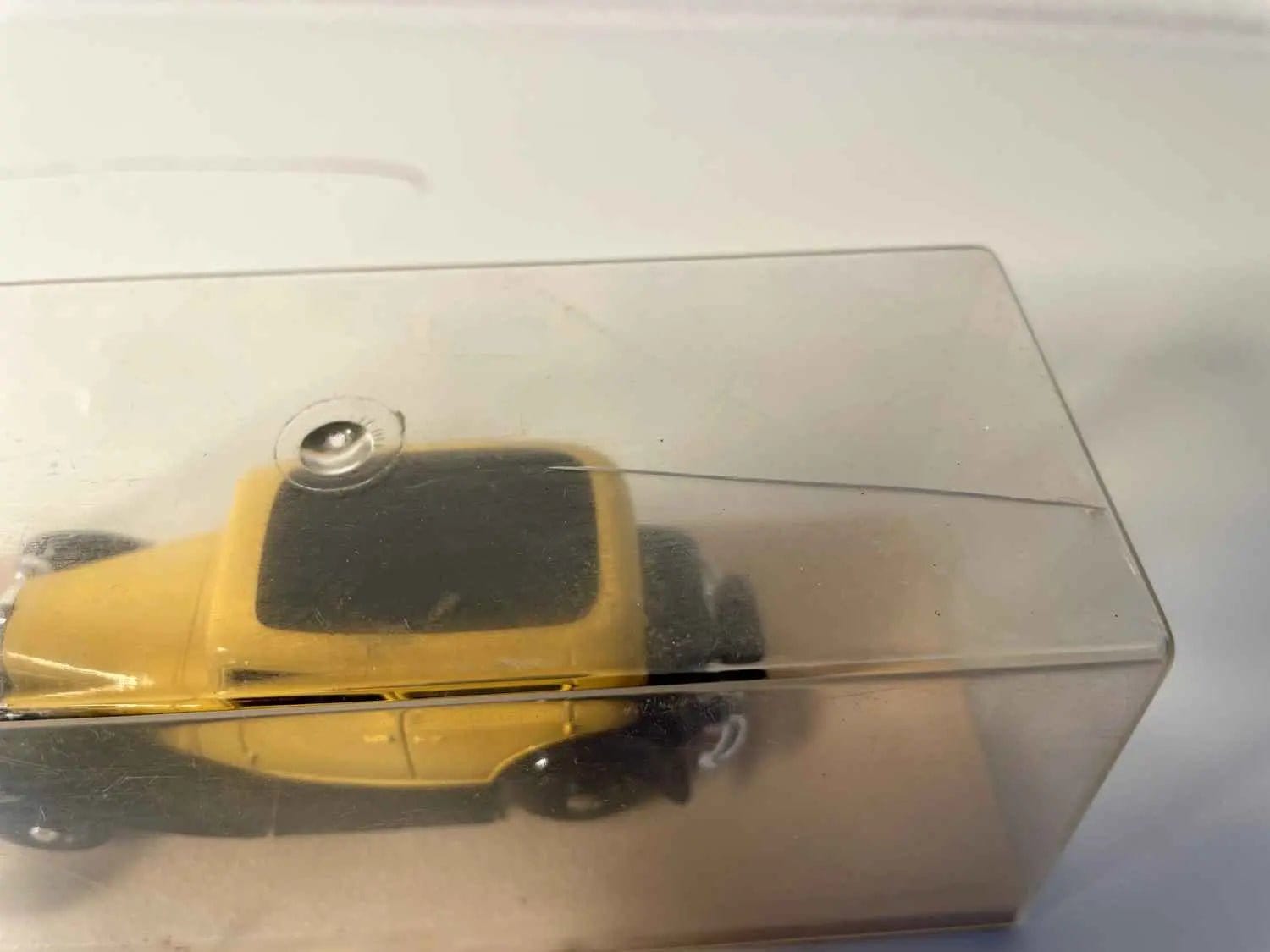 Citroën ROSALIE jaune de 1933 (Eligor) Bernard Miniatures
