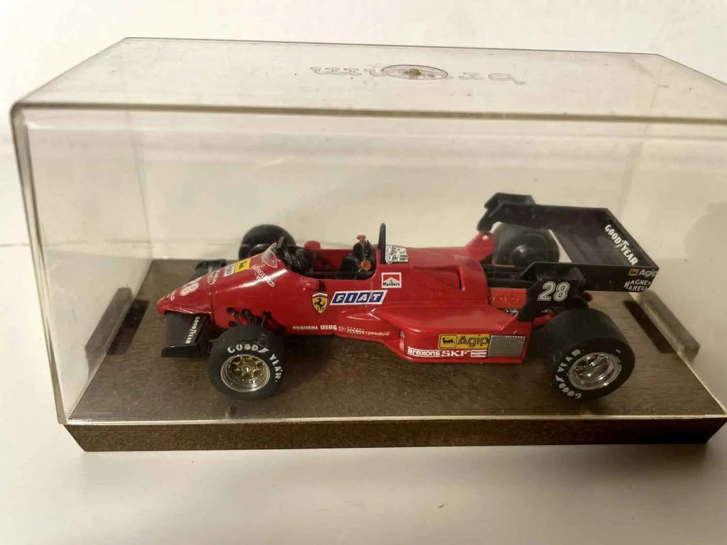 Ferrari 126 C4 F1 rouge numéro 28 (Formule 1) Bernard Miniatures