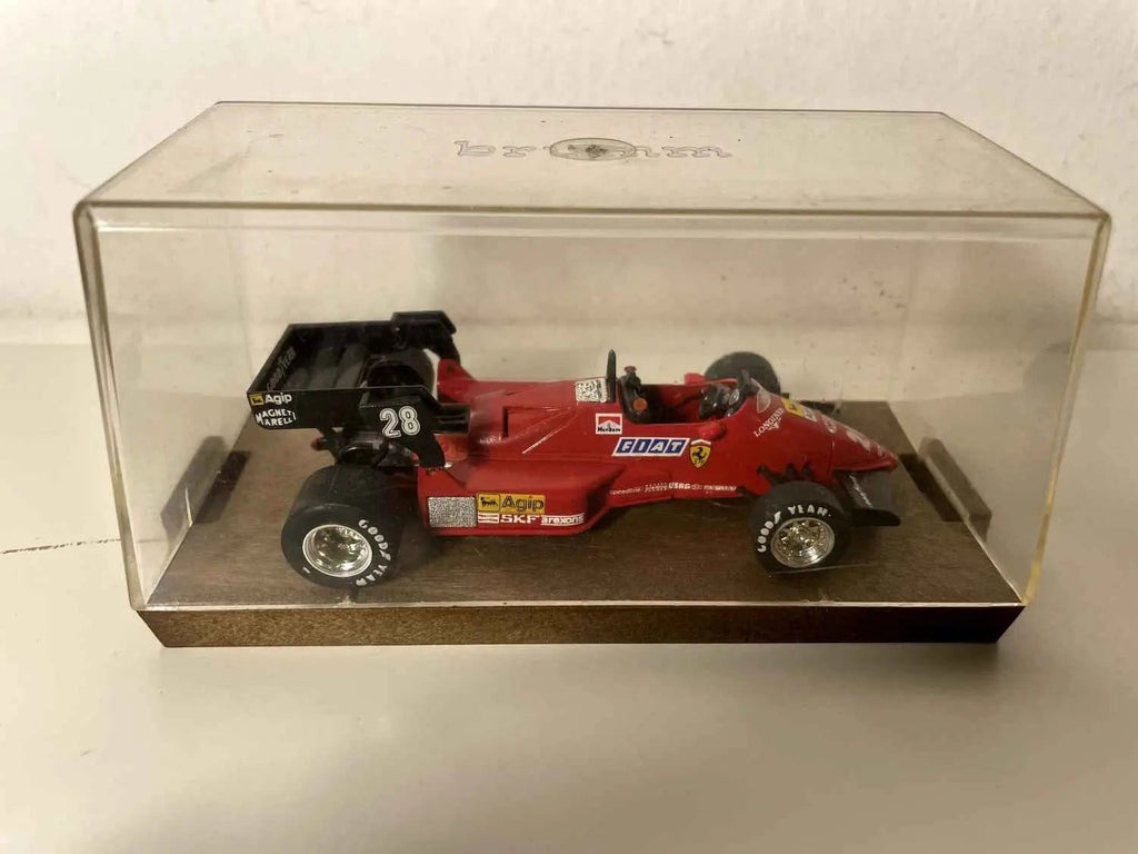 Ferrari 126 C4 F1 rouge numéro 28 (Formule 1) Bernard Miniatures