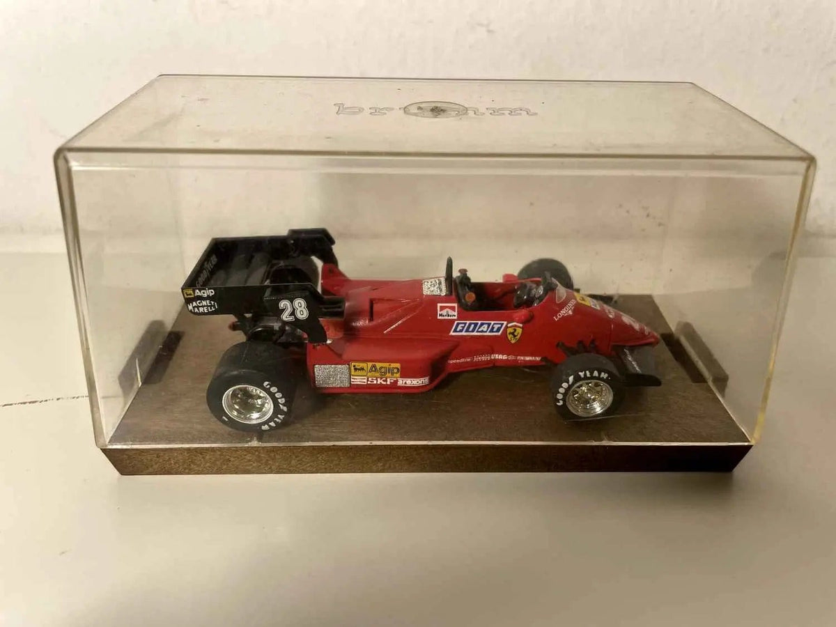 Ferrari 126 C4 F1 rouge numéro 28 (Formule 1) Bernard Miniatures