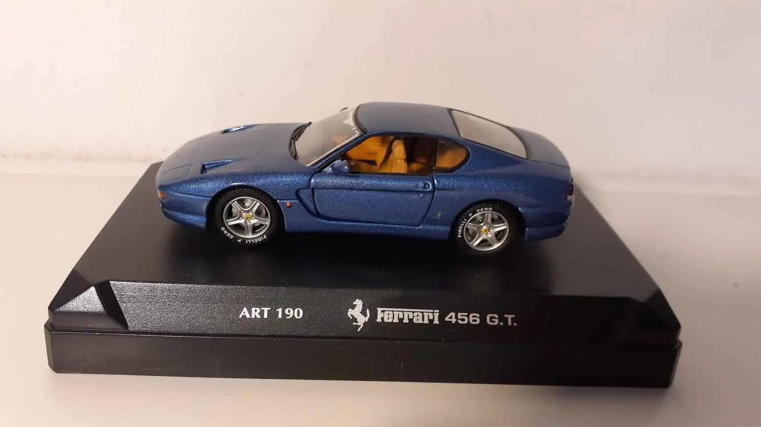 Ferrari 456 GT bleue (collection DétailCars) Bernard Miniatures