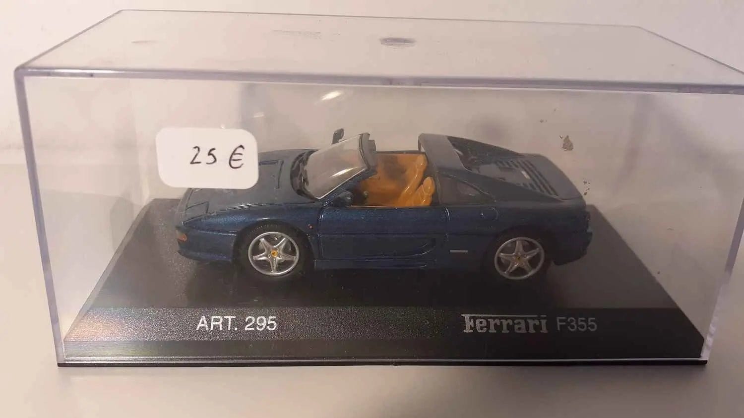 Ferrari F355 bleue (collection DétailCars) Bernard Miniatures
