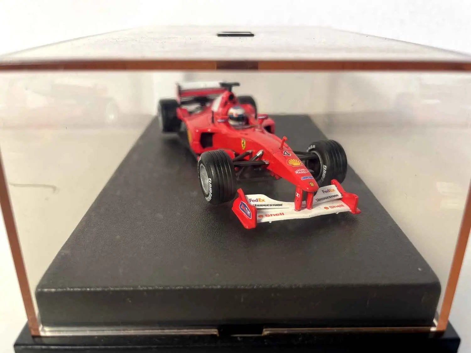 Ferrari rouge de FORMULE 1 numéro 4 (Rubens Barrichello) Bernard Miniatures