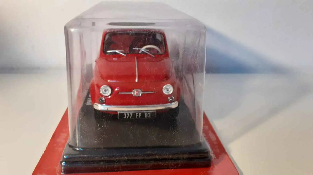 Fiat 500D rouge de 1960 (échelle 1/24ème) Bernard Miniatures