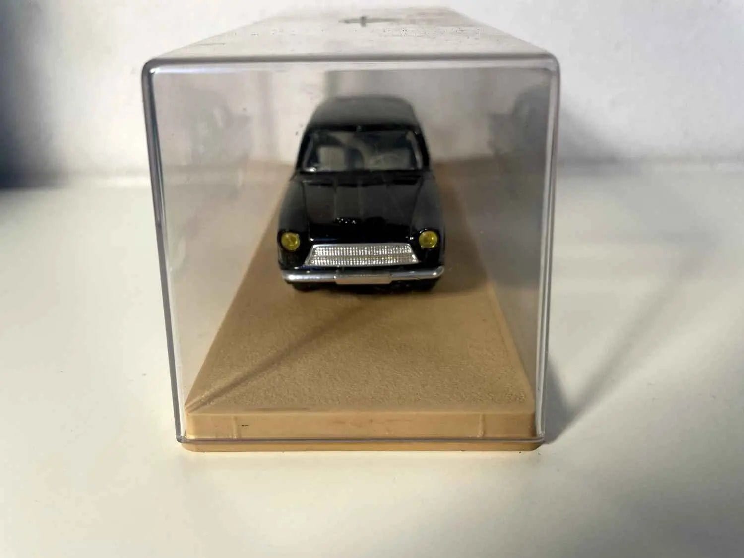 Ford Cortina berline noire de 1965 (Eligor) Bernard Miniatures