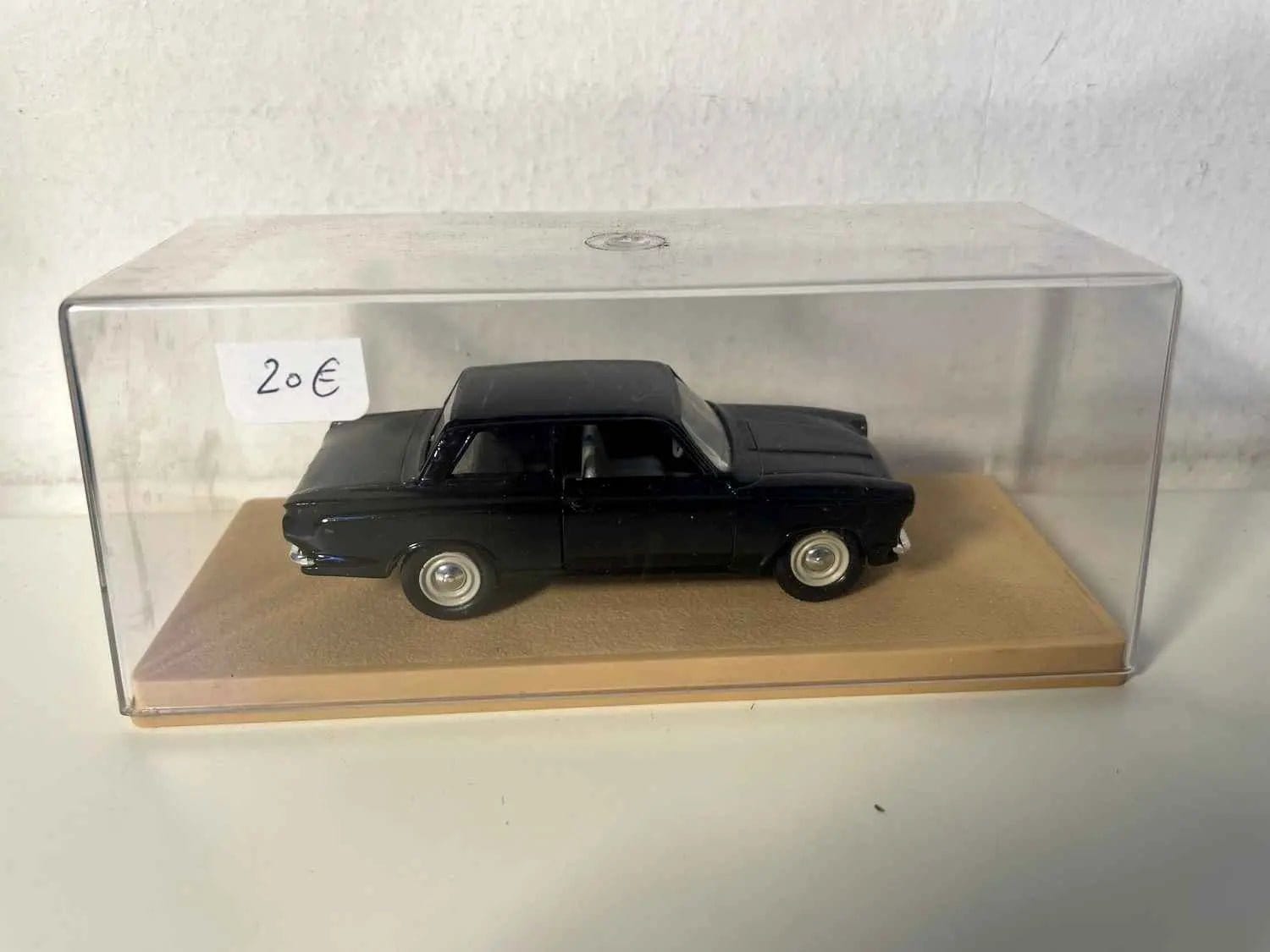 Ford Cortina berline noire de 1965 (Eligor) Bernard Miniatures