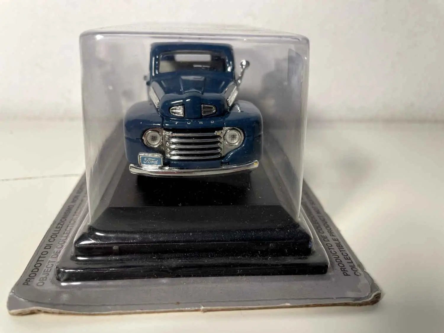 Ford F-1 pick-up bleu de 1948 (voiture américaine) Bernard Miniatures