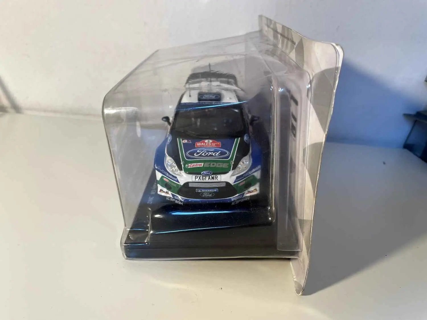 Ford Fiesta RS WRC - rallye de Grande-Bretagne (pays de Galles) (échelle 1/24ème) Bernard Miniatures