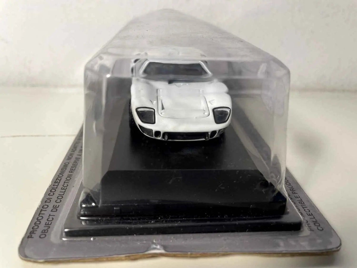 Ford GT40 Mark 2 blanche de 1966 (voiture américaine) Bernard Miniatures