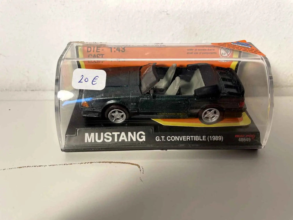 Ford Mustang G.T. convertible verte foncée de 1989 (voiture américaine) Bernard Miniatures