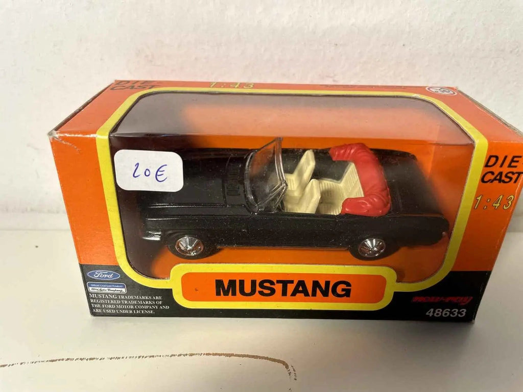 Ford Mustang noire convertible de 1964 (voiture américaine) Bernard Miniatures