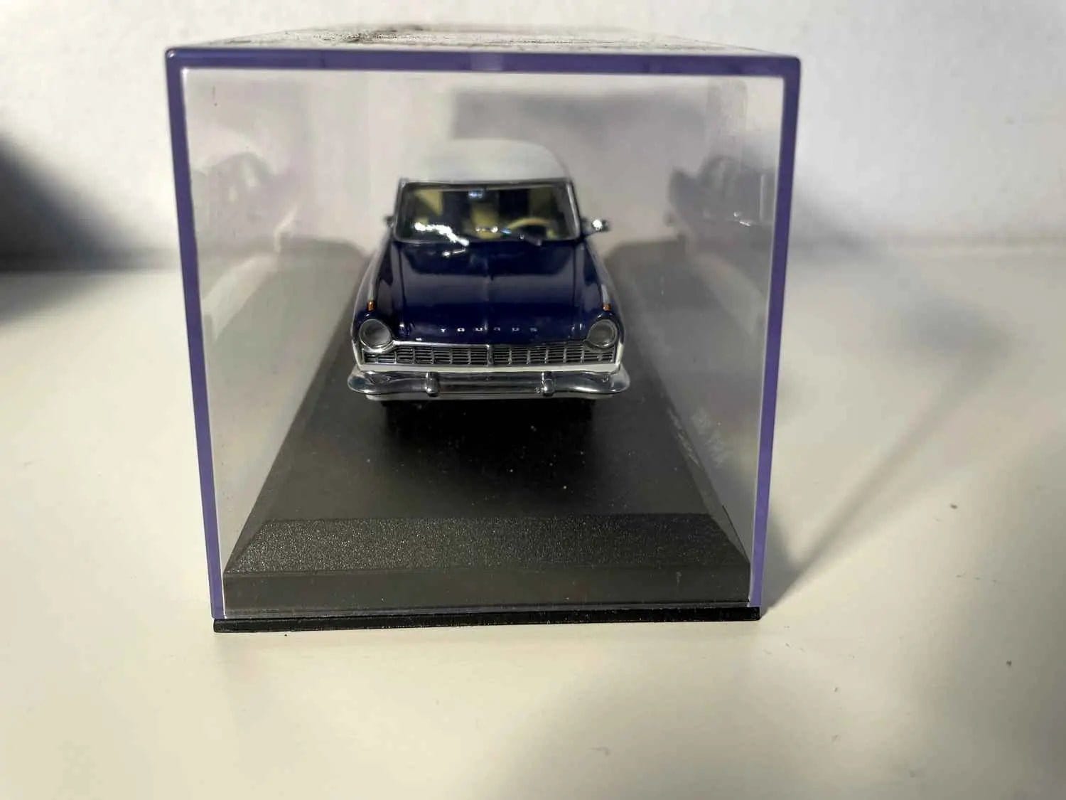 Ford Taunus 17M coupé bleue et blanche de 1957 (collection DétailCars article N°382) Bernard Miniatures
