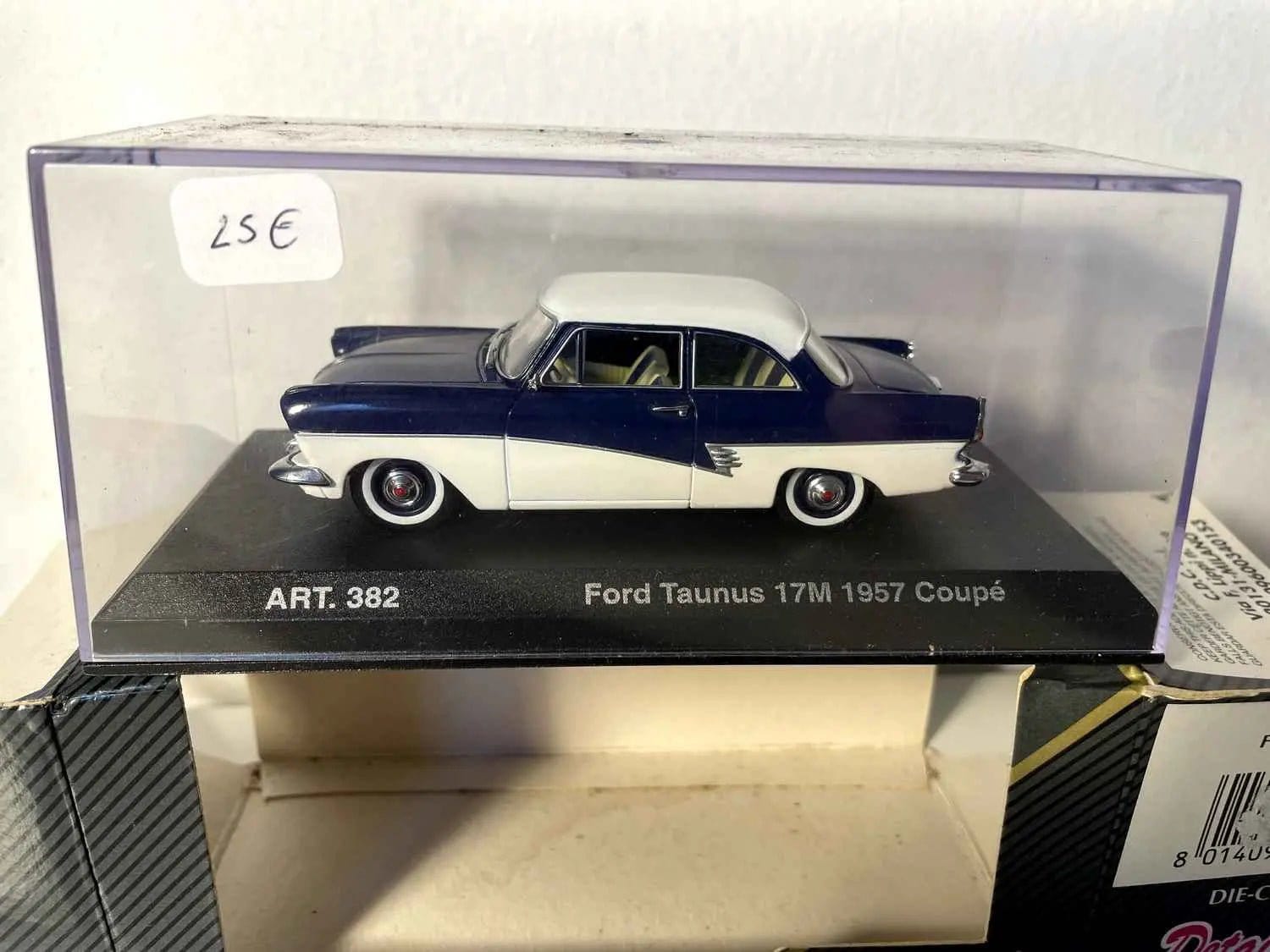 Ford Taunus 17M coupé bleue et blanche de 1957 (collection DétailCars article N°382) Bernard Miniatures