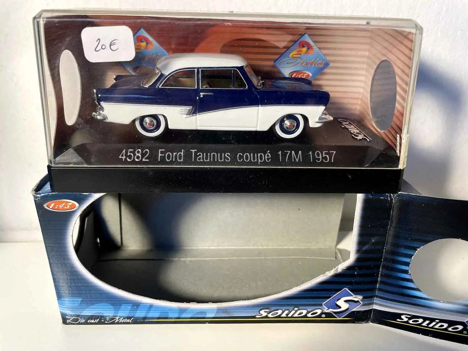 Ford Taunus coupé 17M bleue et blanche de 1957 (Solido référence 4582) AVEC la boite en carton Bernard Miniatures