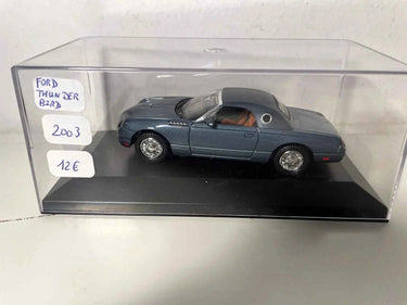 Ford Thunderbird bleue foncée de 2003 (voiture américaine) - boite plexi Bernard Miniatures