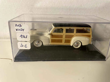 Ford Woody blanche, marron et noire de 1948 (voiture américaine) Bernard Miniatures