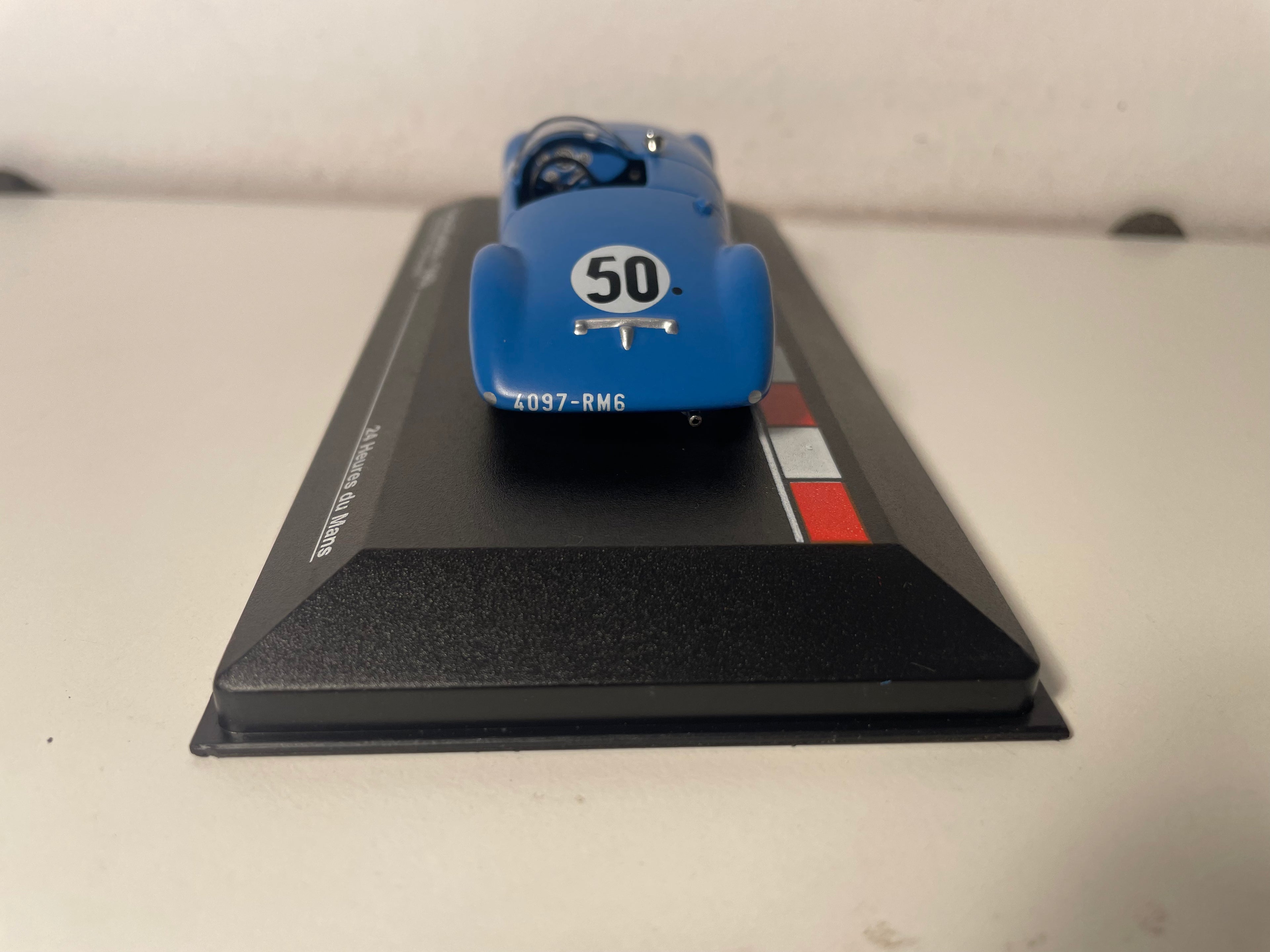 Simca Gordini bleue numéro 50 - 24 heures du Mans de 1949