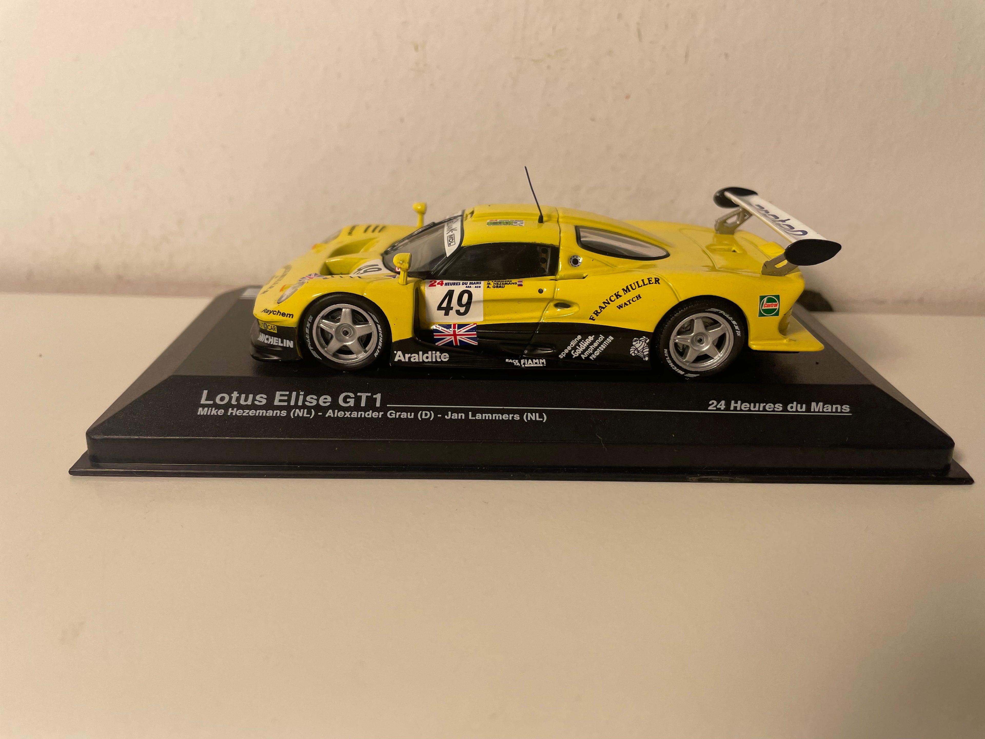 Lotus Elise GT1 giel Nummer 49 - 24 Stonnen vum Mans 1997