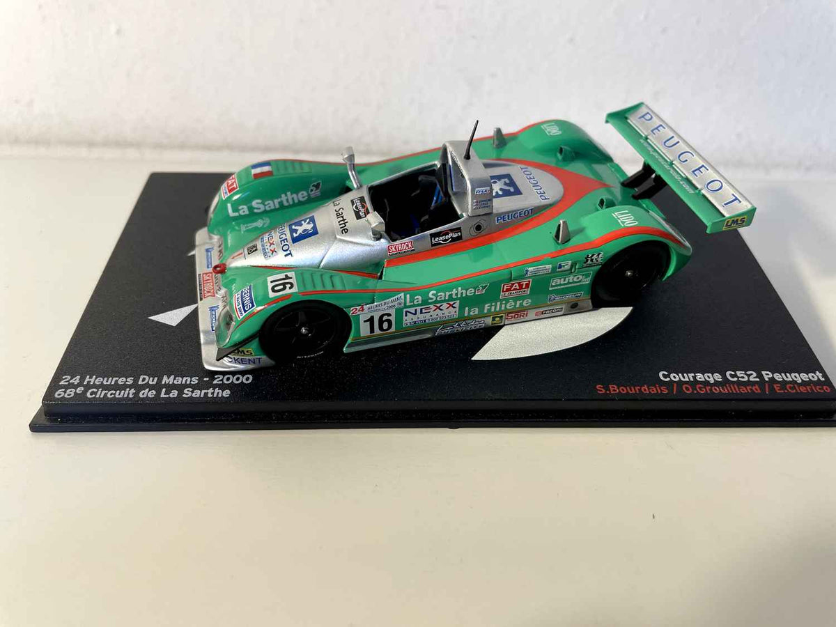 Courage C52 Peugeot grün und rot Nummer 16 - 24 Stunden von Le Mans 2000