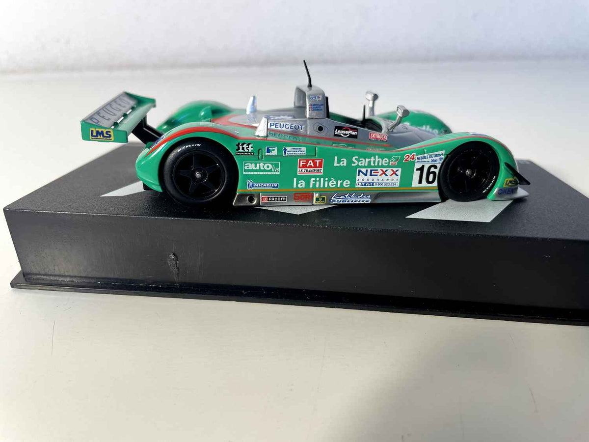 Courage C52 Peugeot grün und rot Nummer 16 - 24 Stunden von Le Mans 2000