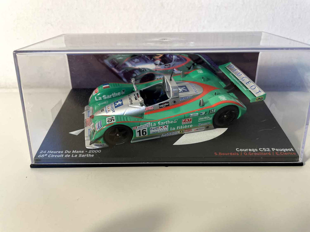 Courage C52 Peugeot gréng a rout Nummer 16 - 24 Stonnen vum Mans 2000