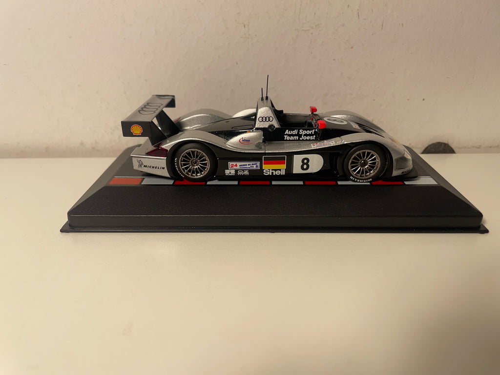 Audi R8R Grau und Schwarz Nummer 8 - 24 Stunden von Le Mans 1999