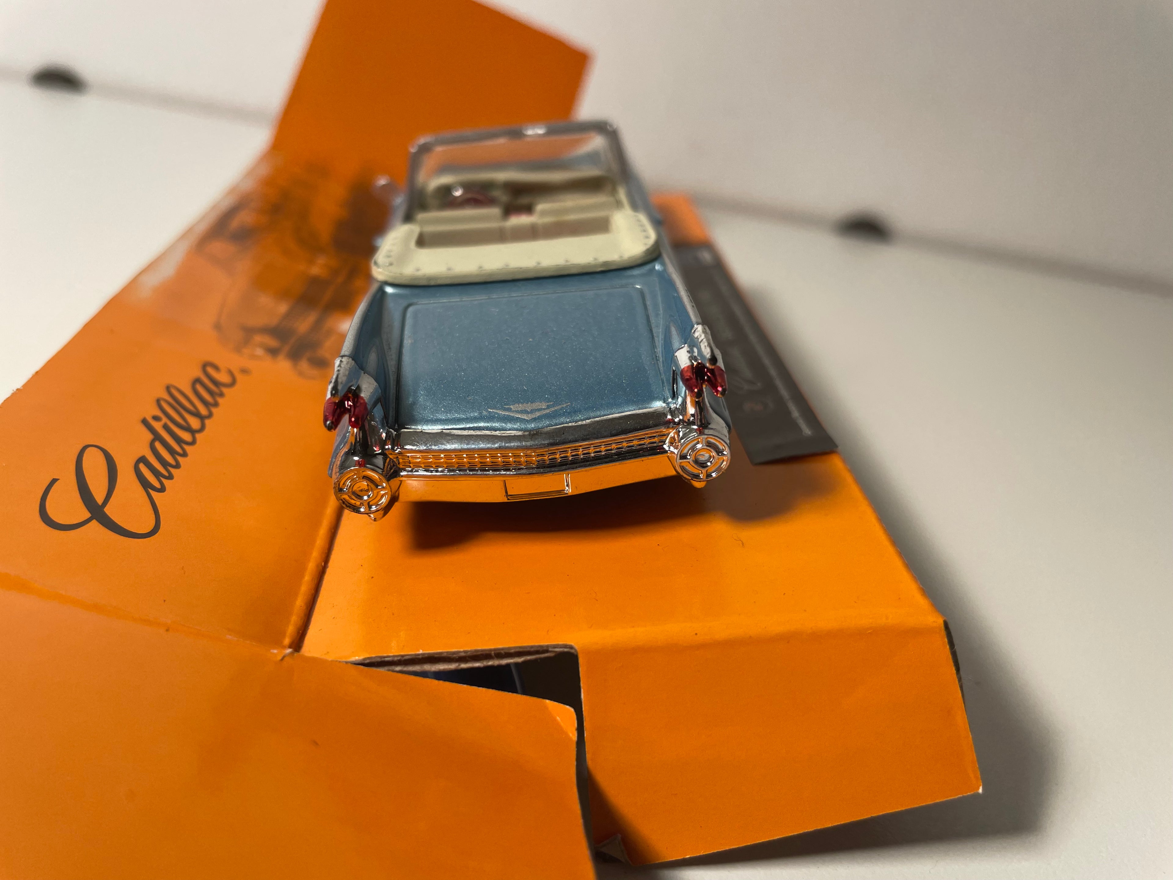 Cadillac Serie 62 bloo vum 1959 - CityCruiser (Amerikanesche Auto)