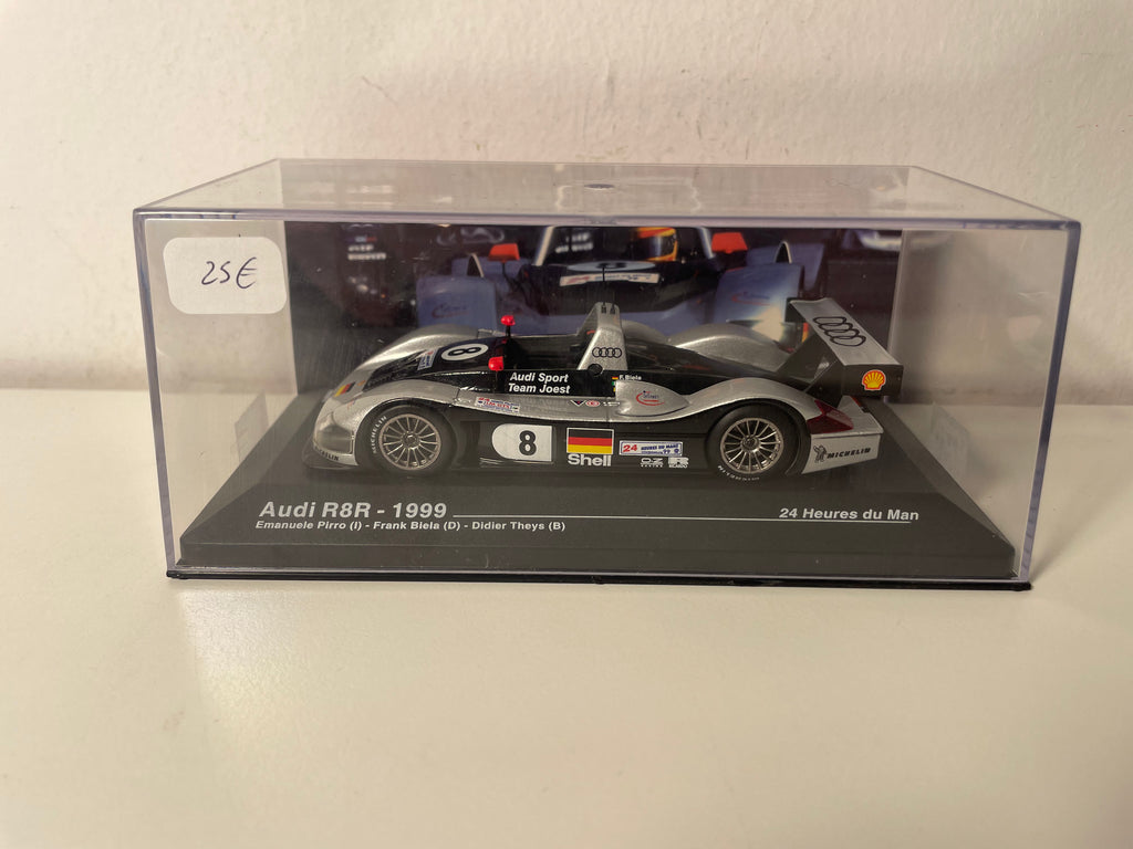 Audi R8R Grau und Schwarz Nummer 8 - 24 Stunden von Le Mans 1999