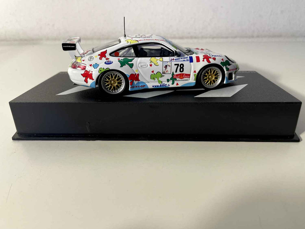 Porsche 911 GT3 blanca con decoración número 78 - 24 horas de Le Mans del 2000