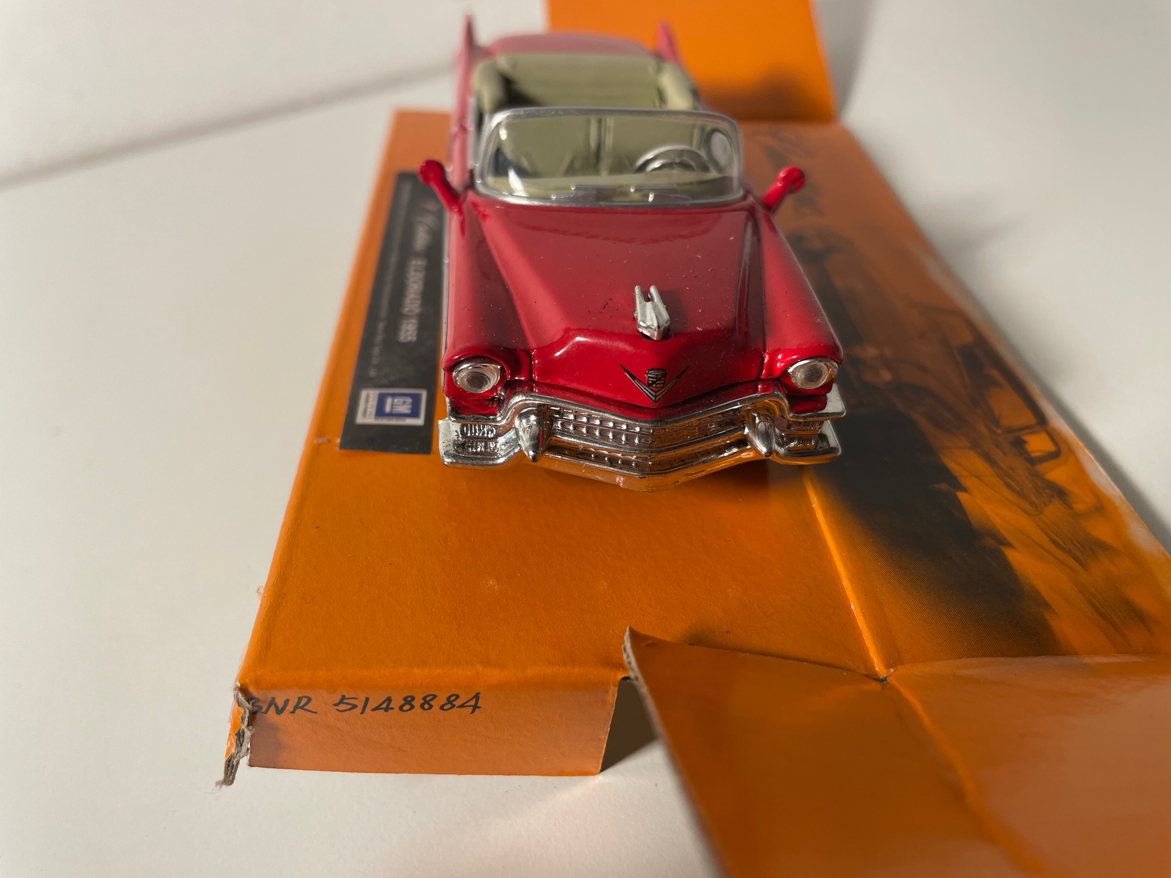 Cadillac Eldorado roude vum 1955 - CityCruiser (amerikaneschen Auto)