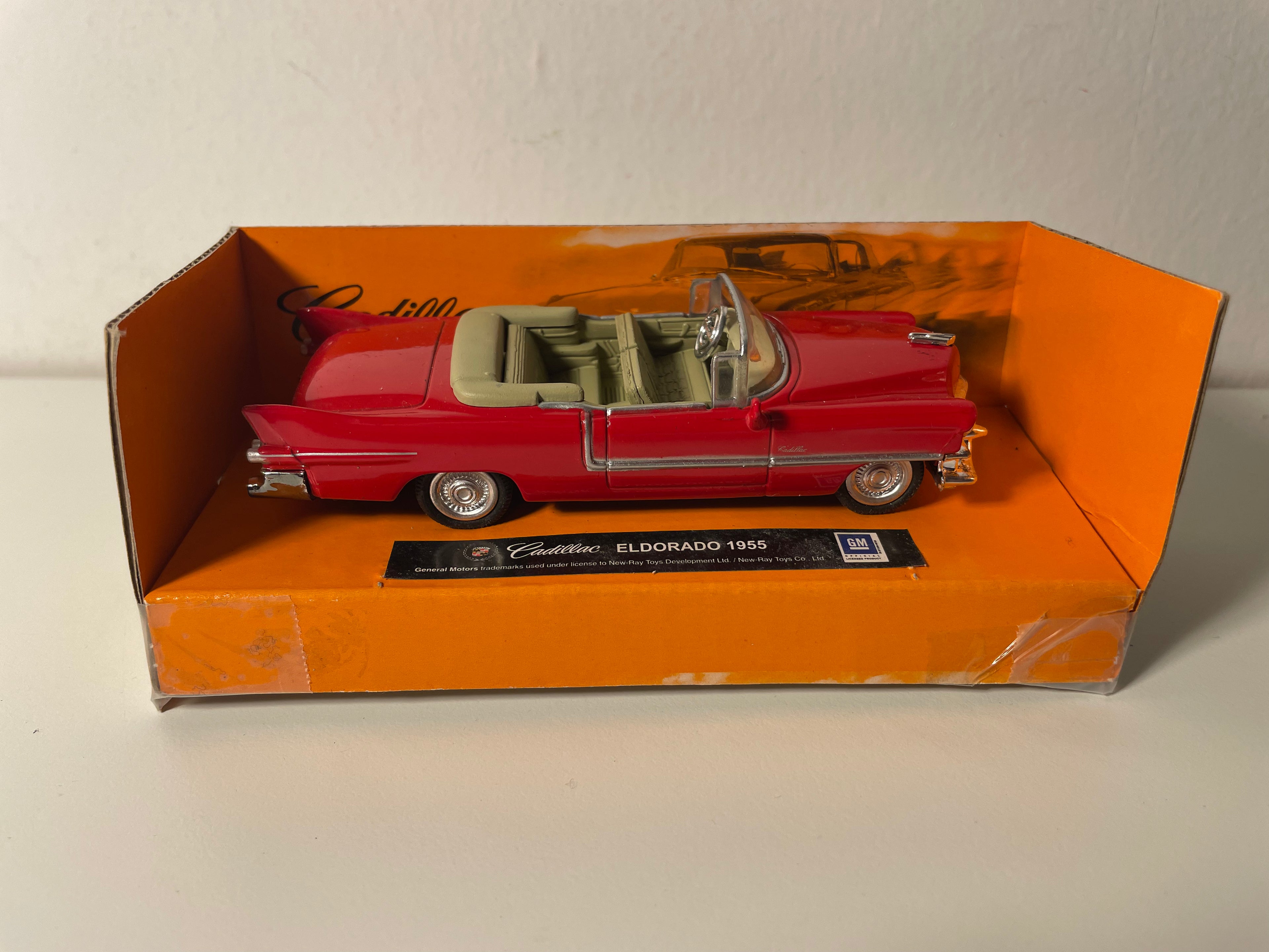 Cadillac Eldorado roude vum 1955 - CityCruiser (amerikaneschen Auto)