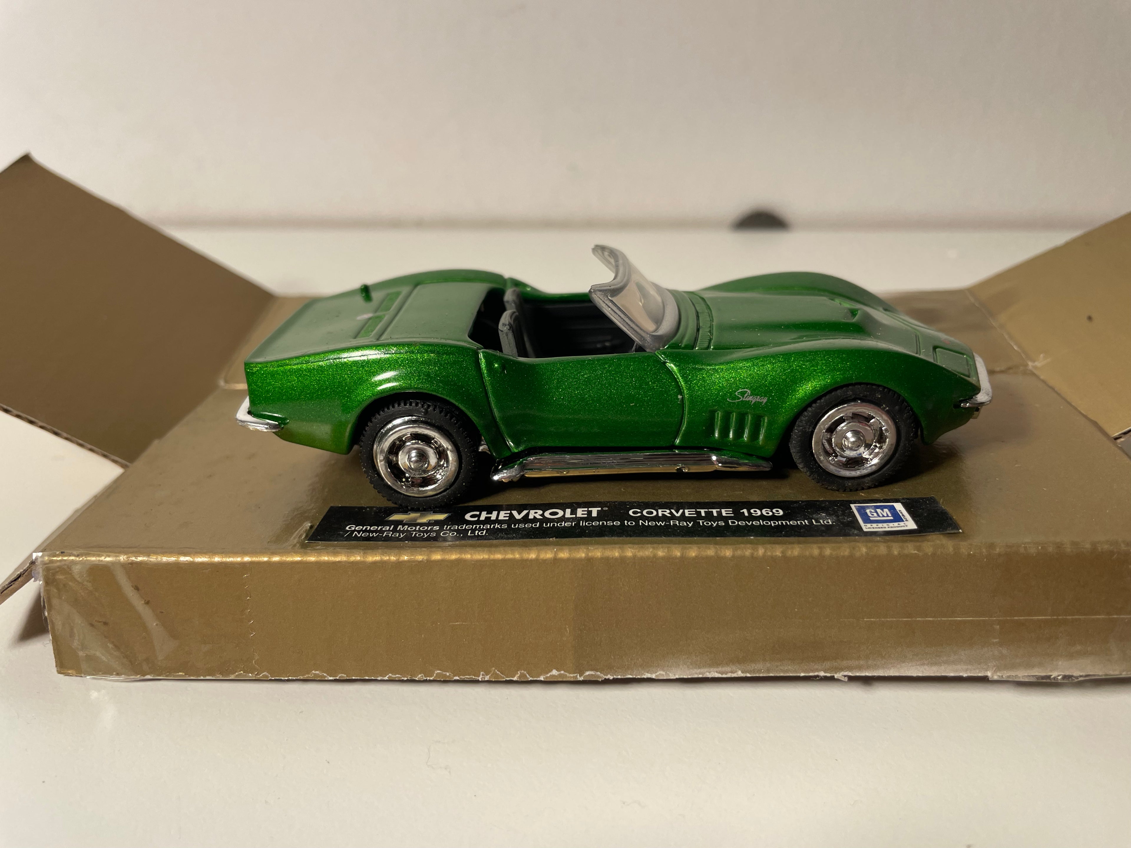 1969 Green Chevrolet Corvette - CityCruiser (American car)