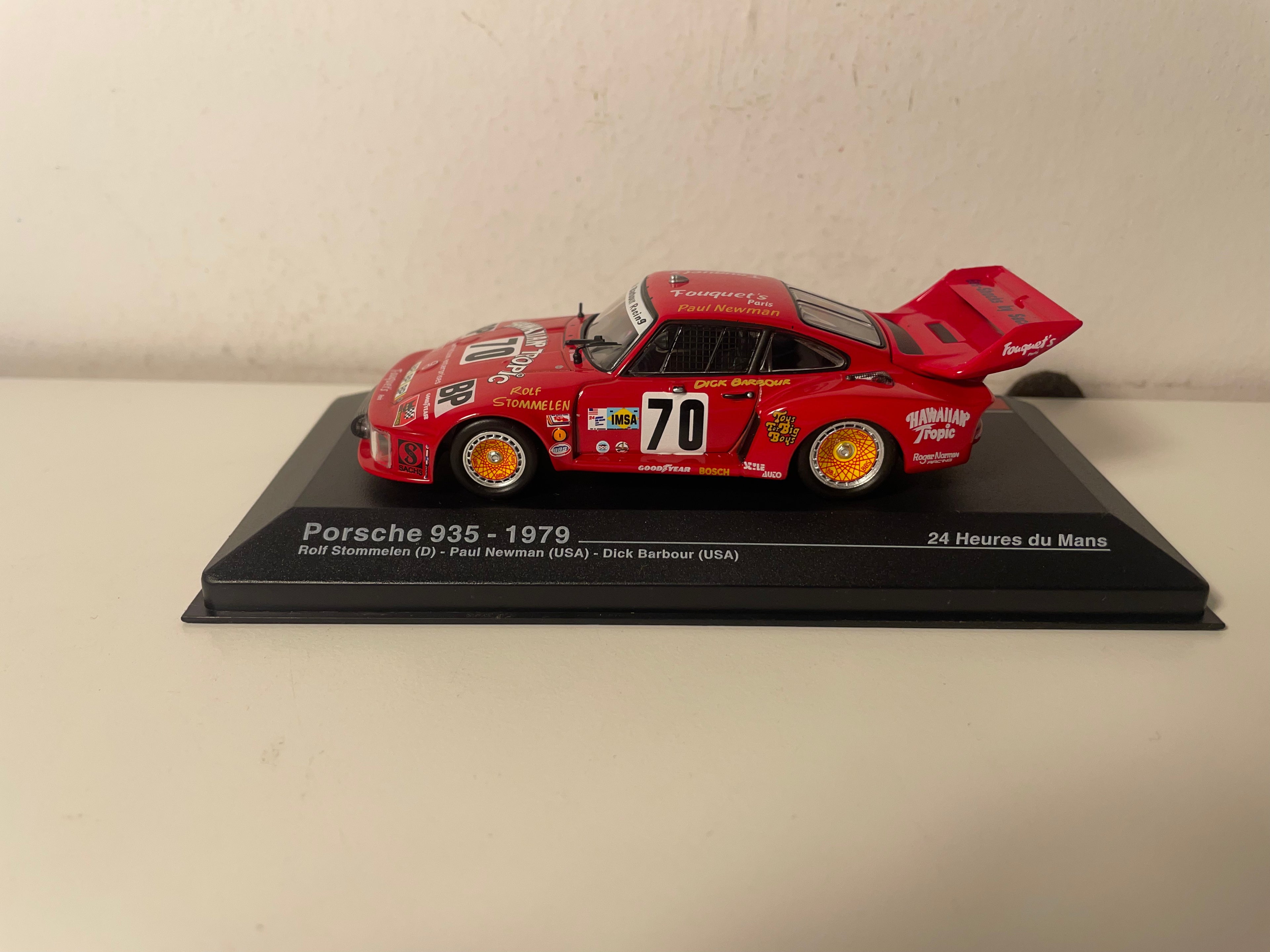 Porsche 935 rouge numéro 70 - 24 heures du Mans de 1979