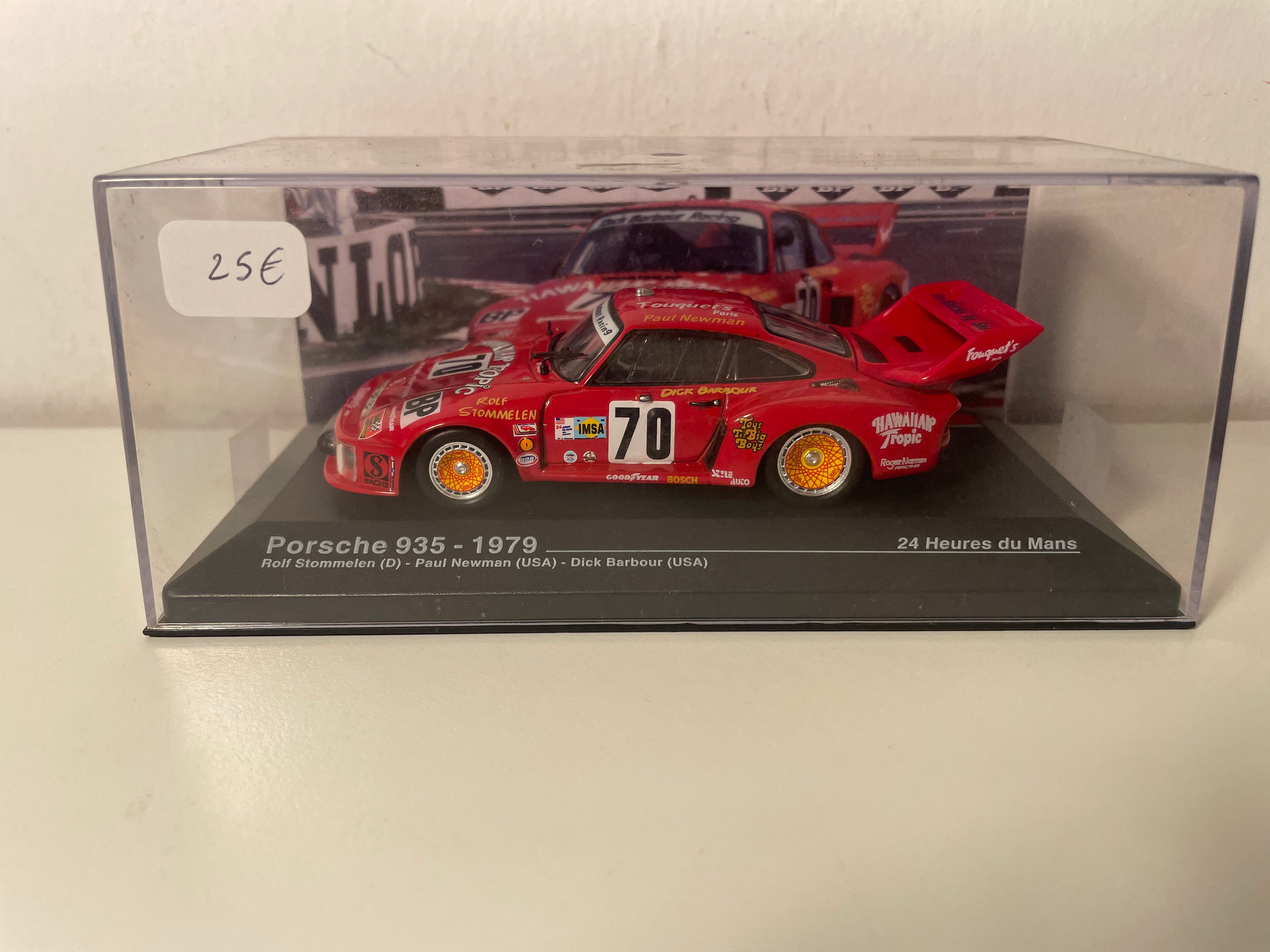 Porsche 935 rouge numéro 70 - 24 heures du Mans de 1979