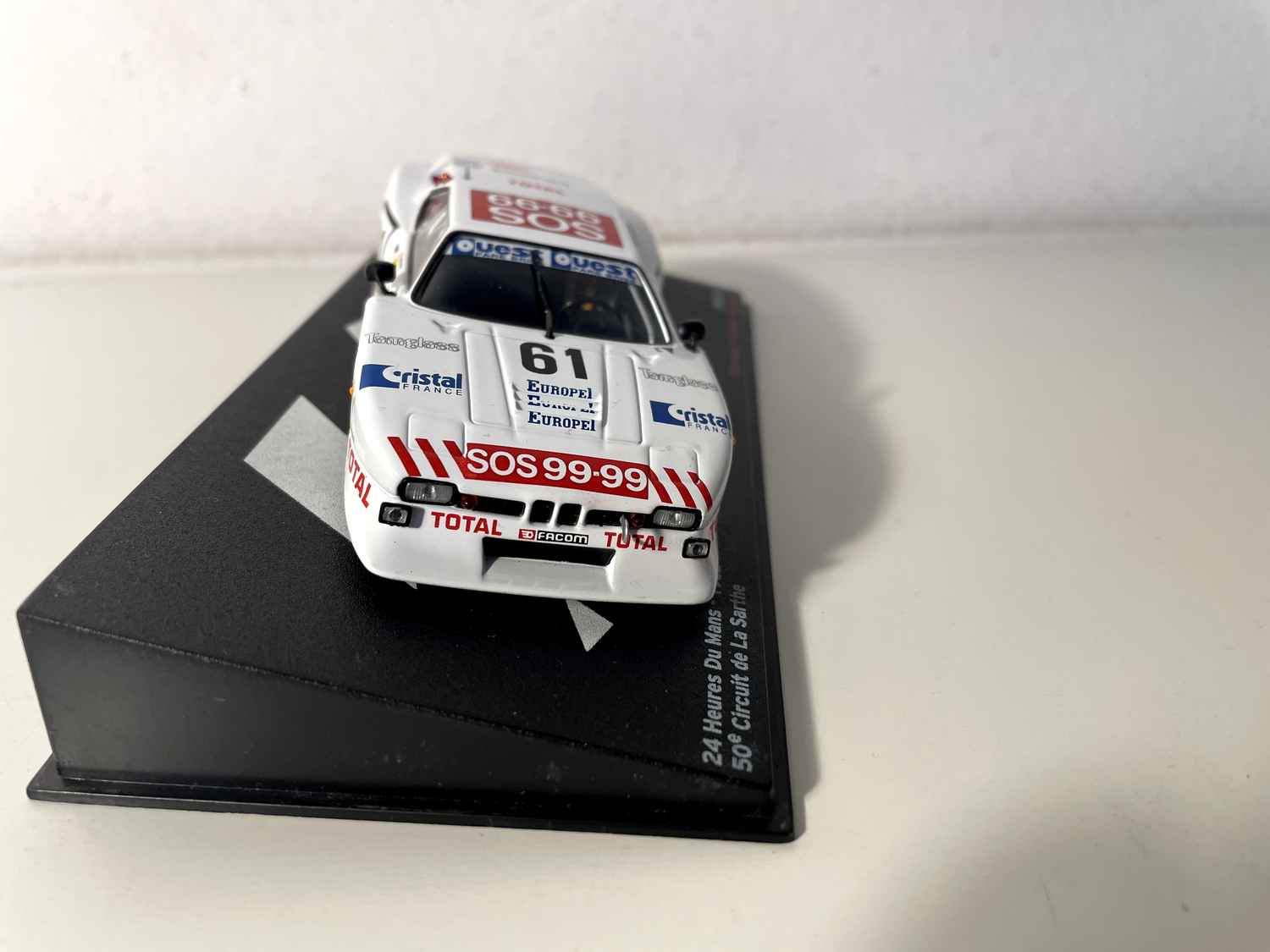 BMW M1 blanche numéro 61 - 24 heures du Mans de 1982