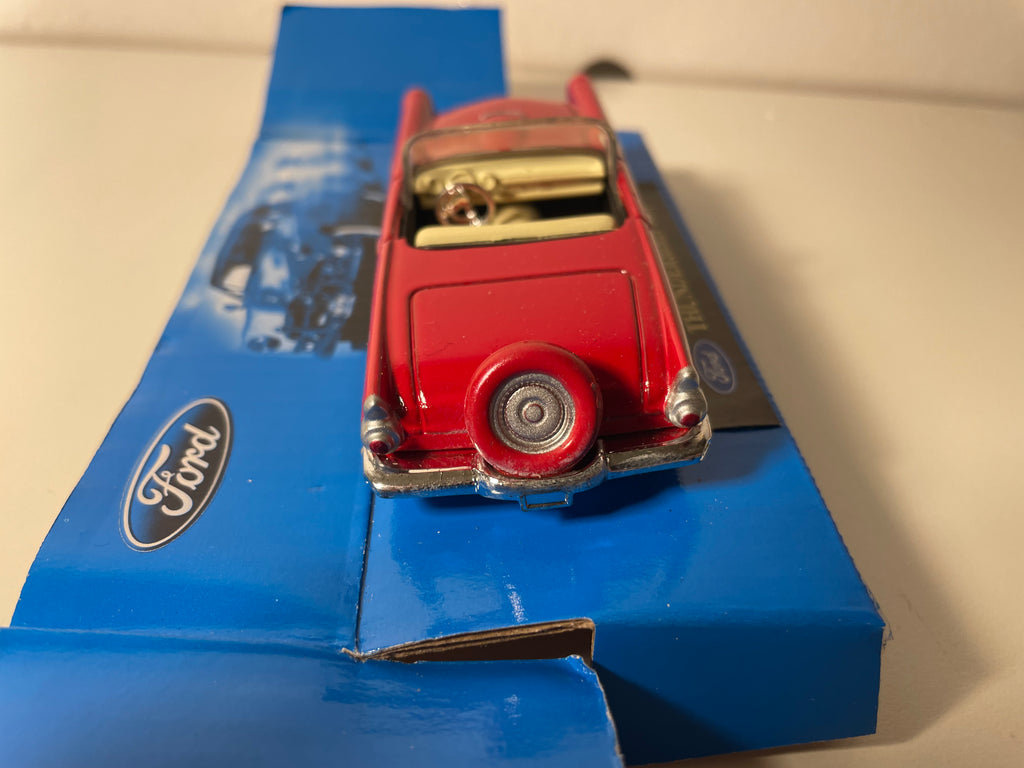 Roud Thunderbird vu 1956 - CityCruiser (amerikanesche Auto)