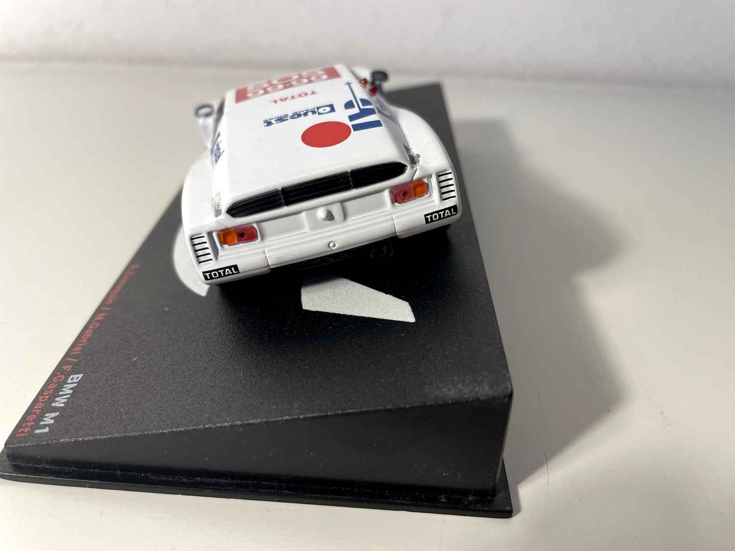BMW M1 blanche numéro 61 - 24 heures du Mans de 1982